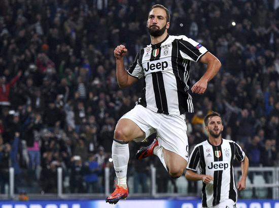 拉锯战！火箭三分12中三陷被动：杜兰特12分七板，乌度卡场边抱怨