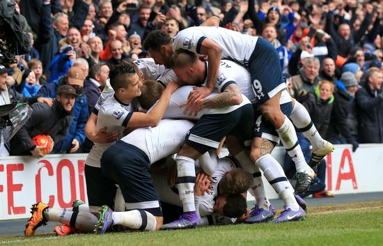 詹皇41岁前夕狂飙36分 湖人客场惜败 赛后争议焦点指向裁判尺度统一性